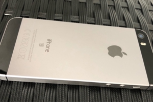 Apple iPhone SE 64GB space gray - Excellent Bild 4