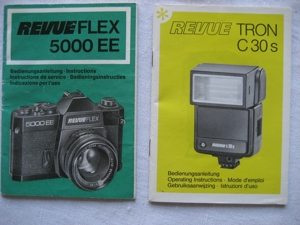 alte analoge Spiegelreflex-Kamera mit Zubehör und Tasche Bild 9