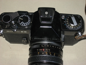 alte analoge Spiegelreflex-Kamera mit Zubehör und Tasche Bild 2