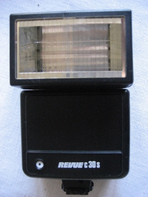 alte analoge Spiegelreflex-Kamera mit Zubehör und Tasche Bild 4