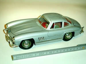 Mercedes Benz 300 SL 1954 von Burago Italy