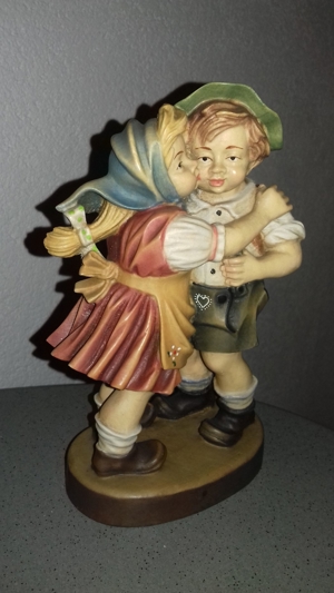 Schnitzerei, aus dem Grödnertal, Bub und Madl Bild 3