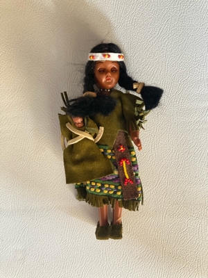 Indianer Puppe mit Baby Doll Sammelpuppe Squaw Puppe aus USA Bild 2