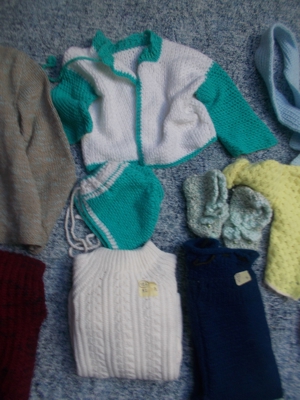 Babysachen gehäkelt, Jacke, Mütze, Schuhe, Handschuhe Bild 3