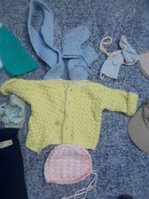 Babysachen gehäkelt, Jacke, Mütze, Schuhe, Handschuhe Bild 1