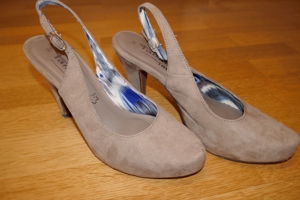 Pumps Tamari Trend, Gr. 37, beige mit Riemen an der Ferse, Plateausohle