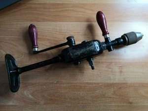 Top erhaltene Vintage 2 Gang Handbohrmaschine IXION Bild 2