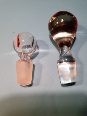 2 alte Glas-Bleikristall Karaffen-Flaschenverschlüsse Bild 1