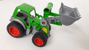 Neuwertiger Traktor von Wader -- TOP-Zustand! Bild 1