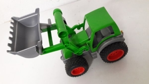 Neuwertiger Traktor von Wader -- TOP-Zustand! Bild 3