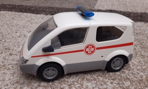 Playmobil Klinik mit Ambulanz! Bild 2