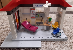 Playmobil Klinik mit Ambulanz! Bild 3