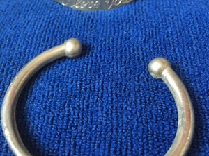 ARMBÄNDER/REIFE -VERSCHIEDENE MODELLE *NUR ALS KONVOLUT* -STÜCK 5. 00 EURO- Bild 11