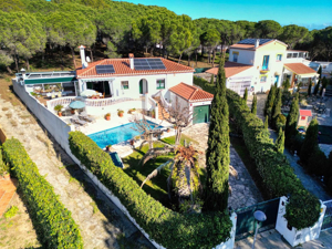 SPANIEN Ferienhaus Costa Brava privat Pool zu vermieten Bild 6