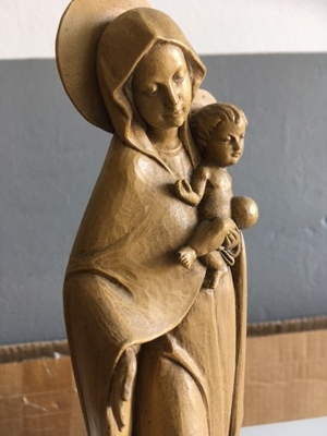 HOLZFIGUR GESCHNITZT MADONNA MIT KIND Bild 3