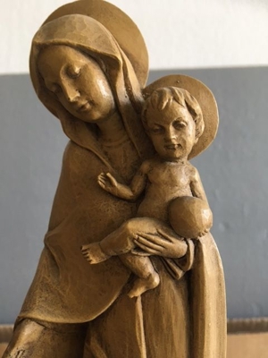 HOLZFIGUR GESCHNITZT MADONNA MIT KIND