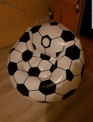 Aufblasbarer Fußballsessel