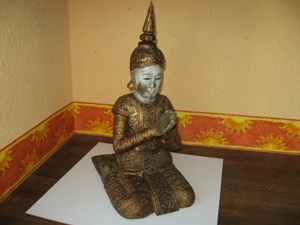 Große Buddha-Figur aus Holz, älter