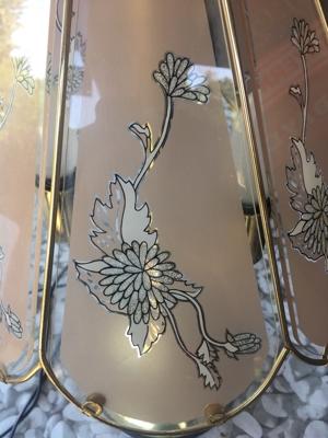 Tischlampe mit Glasschirm, Blumenmuster Bild 2