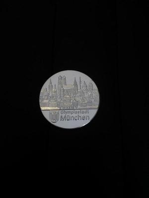 Olympia Medaille Olympiastadt München Bild 1