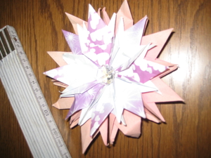 Körbchen mit Plastikblumen Bild 2