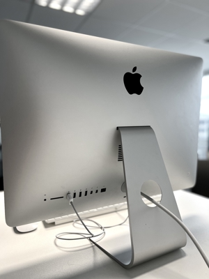 Apple iMac Retina 4K 21,5 Zoll - 3,1 GHz Quad-Core Intel Core i5 - 16 GB RAM Bild 2