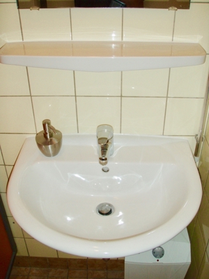 Büro / Praxis / 1-Raum-Wohnung 33m² Reutlingen direkt an B28 Bild 9
