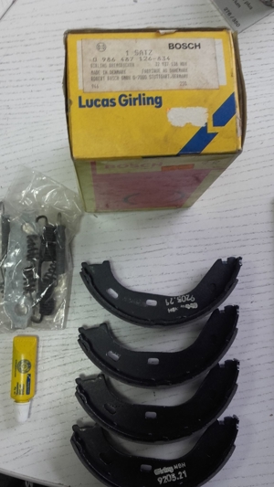 Bosch 0986487126 Bremsbackensatz Mercedes W114-W115-W123-W116-W126