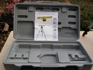 Laserwasserwaage im Koffer mit Nivelierteller u.Stativ 2 Optiken u.Batterien Bild 2
