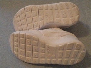 NEU - Original NIKE Turnschuhe / Hallenschuhe - Größe 27 / Schuhe / Sneaker Bild 5