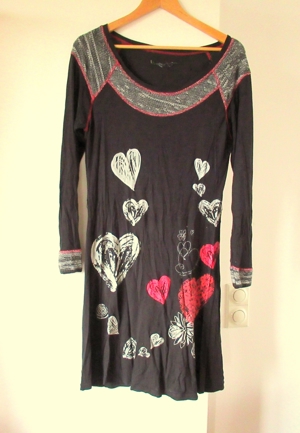 schönes schwarzes langärmeliges Kleid mit Herzen Größe L XL Bild 1