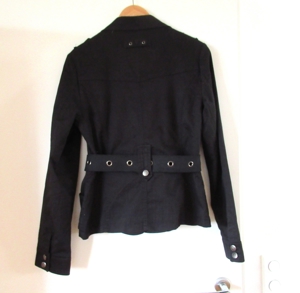 NEUWERTIGE schwarze Jacke mit Gürtel Größe M Bild 2