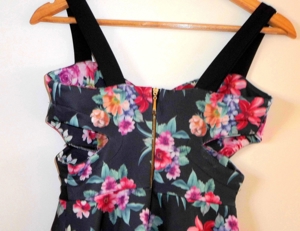 raffiniertes schwarzes Kleid mit bunten Blumen XS Bild 2