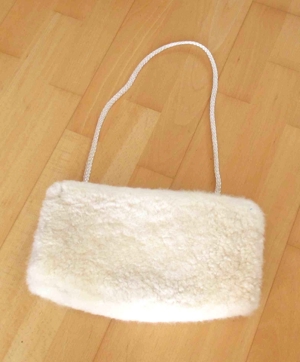 NEUER beiger flauschiger Handmuff Händewärmer zum Umhängen