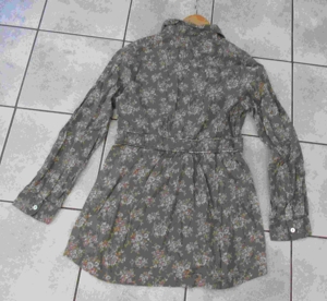 Neuwertige grünlichbraune geblümte Bluse Größe 158 Bild 3