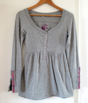 süßes graumeliertes Langarmshirt m bes Armen Größe S Maui Wowie