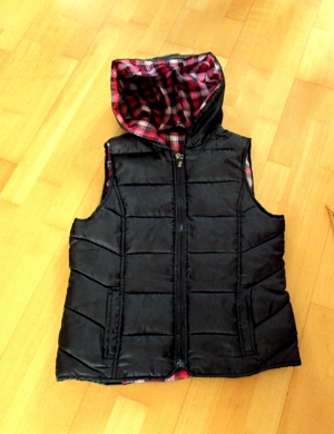 NEUE schwarze Steppweste mit Kaputze Größe 40