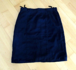 NEUWERTIGER dunkelblauer Rock mit kleinem Schlitz Größe 38