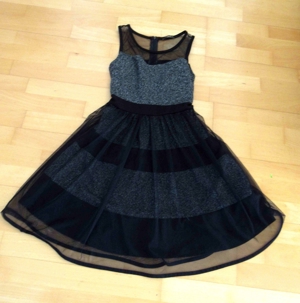 NEUWERTIGES schickes grauschwarzes Kleid Größe XS ohne Arm