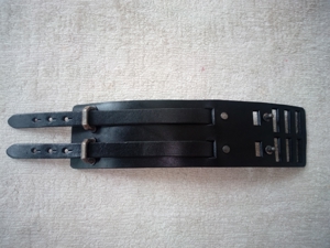 Schwarze Armriemen, Ledermanschetten, 6 cm breit Bild 7