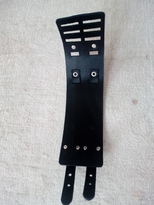 Schwarze Armriemen, Ledermanschetten, 6 cm breit Bild 8