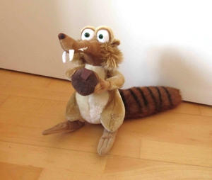 NEUWERTIGE Ice Age Plüsch Scrat Stofffigur höhe ca 28 cm
