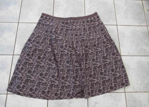 schöner Rock mit Blumenmuster von Montego Gr. 44