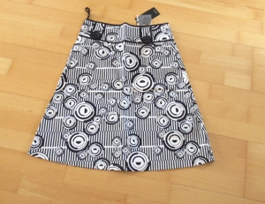 NEUER schwarz weiß gemusterter Rock Vero Moda Größe 36