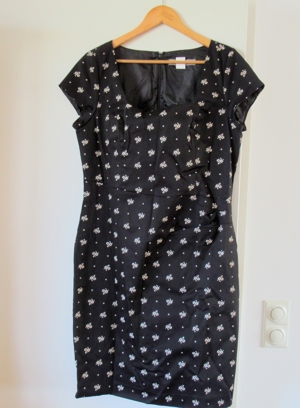 NEUWERTIGEs schwarzes Kleid mit Blumen Ashley Brooke Gr. 44