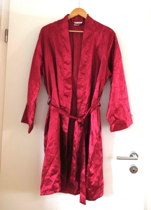 bordeauxfarbener Morgenmantel von Gioni Feroti Größe M