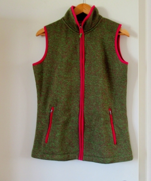 NEUWERTIGE grünmelierte Weste active Größe M