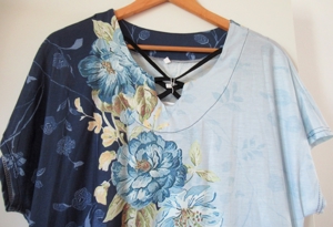 NEUES blaues Kleid mit Blumen raffinierter Ausschnitt Größe XL Bild 3