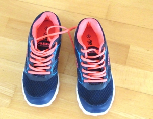 NEUE dunkelblaue Sneaker Größe 38 / 39 von Air Balance