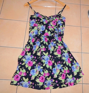 NEUWERTIGES schwarzes Kleid mit bunten Blumen Biobaumwolle Gr 36